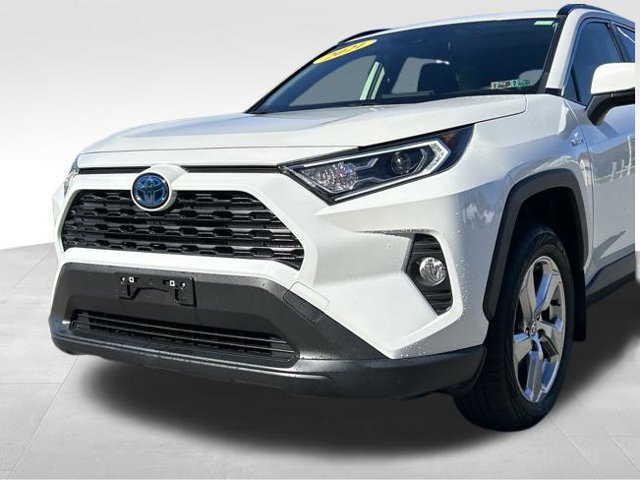 Used 2021 Toyota RAV4 XLE Premium AWD/4WD image 9