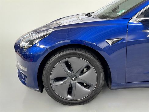 Used 2018 Tesla Model 3 Long Range image 11