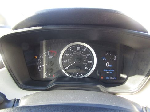 Used 2022 Toyota Corolla LE image 27