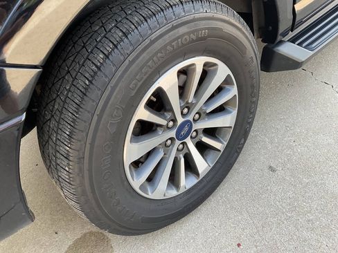 Used 2017 Ford Expedition EL XLT RWD image 10