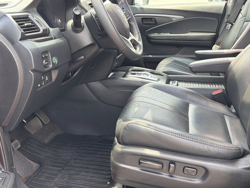 Used 2023 Honda Passport TrailSport image 11
