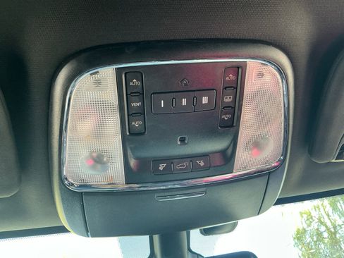 Used 2018 Jeep Grand Cherokee Limited w/ Luxury Group II image 31