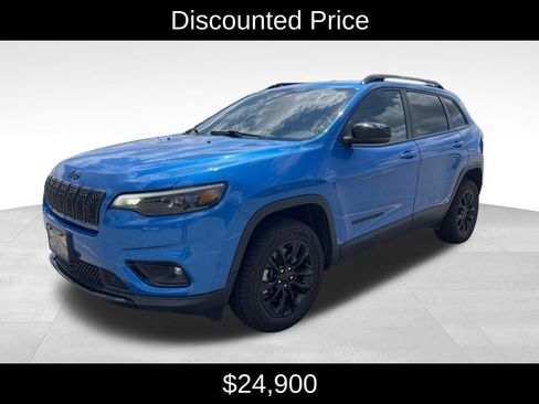 Used 2023 Jeep Cherokee Altitude Lux AWD/4WD image 3