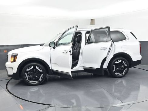Used 2025 Kia Telluride S FWD image 50