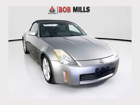 Used 2005 Nissan 350Z Touring RWD image 1