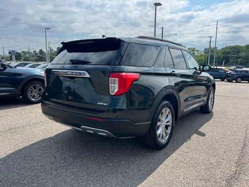 Certified 2022 Ford Explorer XLT w/ Equipment Group 202A AWD/4WD image 4
