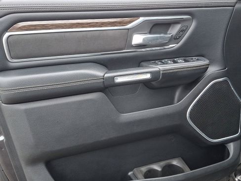 Used 2019 RAM 1500 Laramie image 12