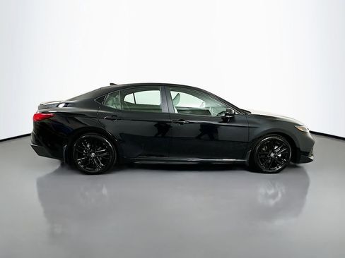 Used 2025 Toyota Camry SE image 4