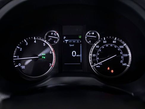 Used 2023 Lexus GX 460 Premium w/ Premium Package image 32