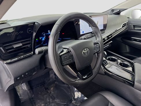 Used 2023 Toyota Mirai w/ Advanced Technology Package image 9