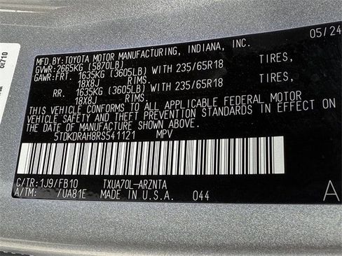 Used 2024 Toyota Highlander LE image 32