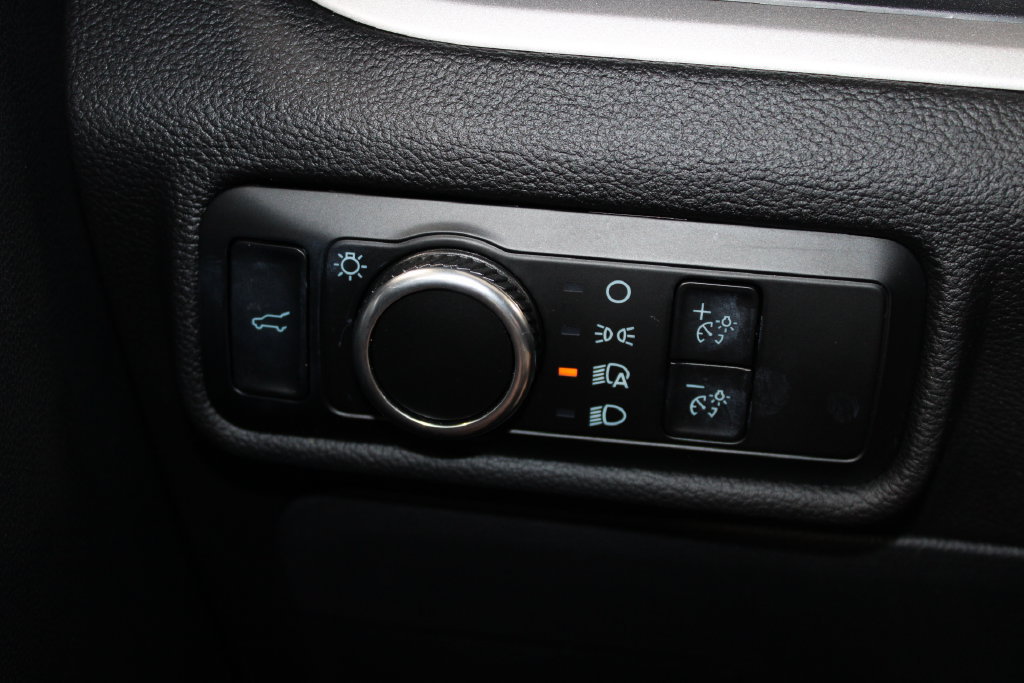 Used 2024 Ford Explorer XLT RWD image 43