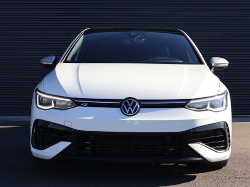 Used 2023 Volkswagen Golf R 2.0T image 2