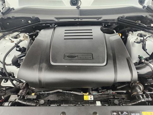 Certified 2025 Land Rover Defender 90 S image 35