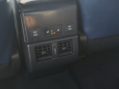 Used 2023 Toyota bZ4X AWD image 33