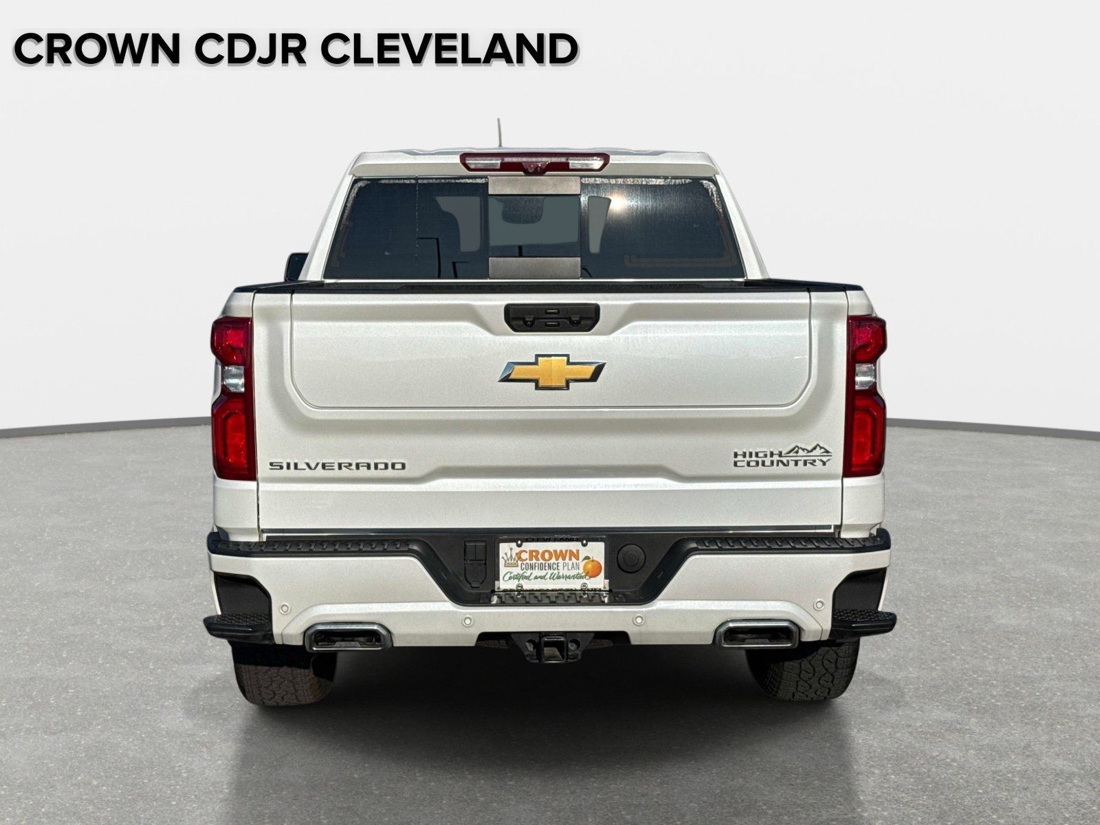 Used 2025 Chevrolet Silverado 1500 High Country w/ Technology Package AWD/4WD image 5