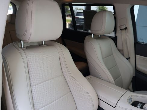 Certified 2020 Mercedes-Benz GLS 450 4MATIC image 32