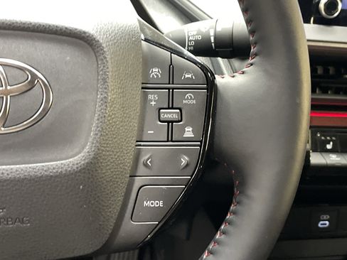 Used 2025 Toyota Prius Plug-In Hybrid FWD image 20