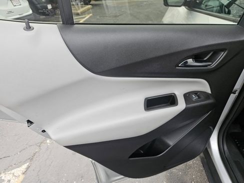 Certified 2020 Chevrolet Equinox LS w/ LS Convenience Package image 18