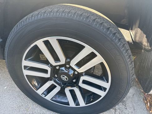 Used 2022 Toyota 4Runner Limited image 15