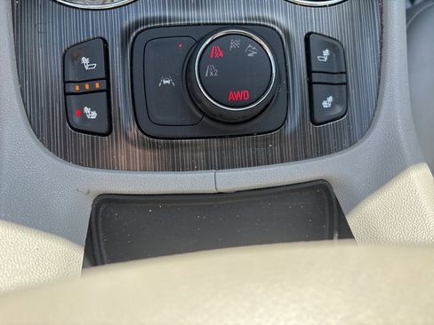 Used 2023 GMC Acadia SLT image 13