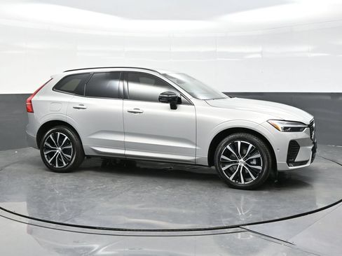 Used 2023 Volvo XC60 B5 Plus w/ Climate Package AWD/4WD image 8