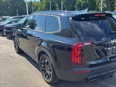 Used 2022 Kia Telluride SX w/ SX Prestige Package AWD/4WD image 3
