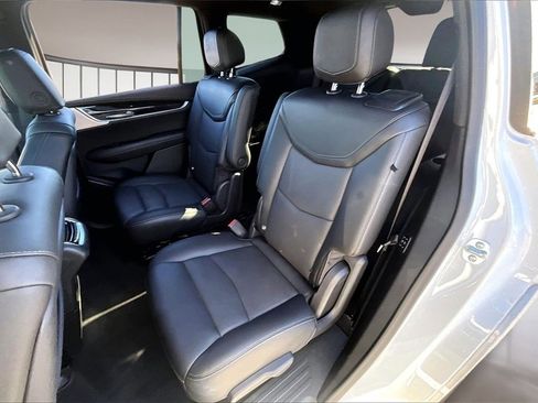 Used 2025 Cadillac XT6 Premium Luxury image 26
