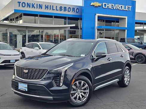Used 2023 Cadillac XT4 Premium Luxury image 2