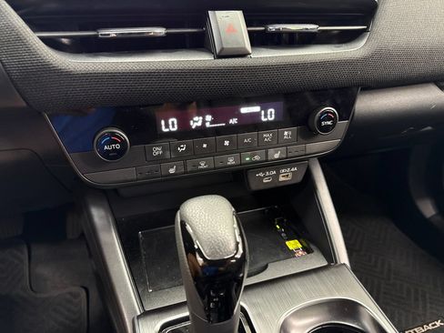 Used 2026 Subaru Forester Premium AWD/4WD image 21
