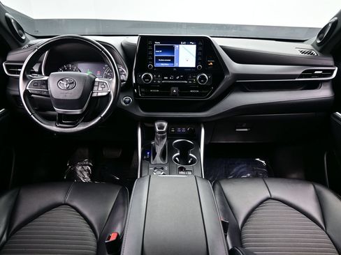 Used 2022 Toyota Highlander XSE AWD/4WD image 18