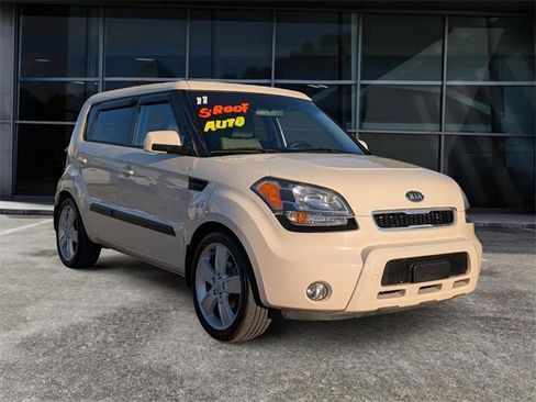 Used 2011 Kia Soul ! image 2