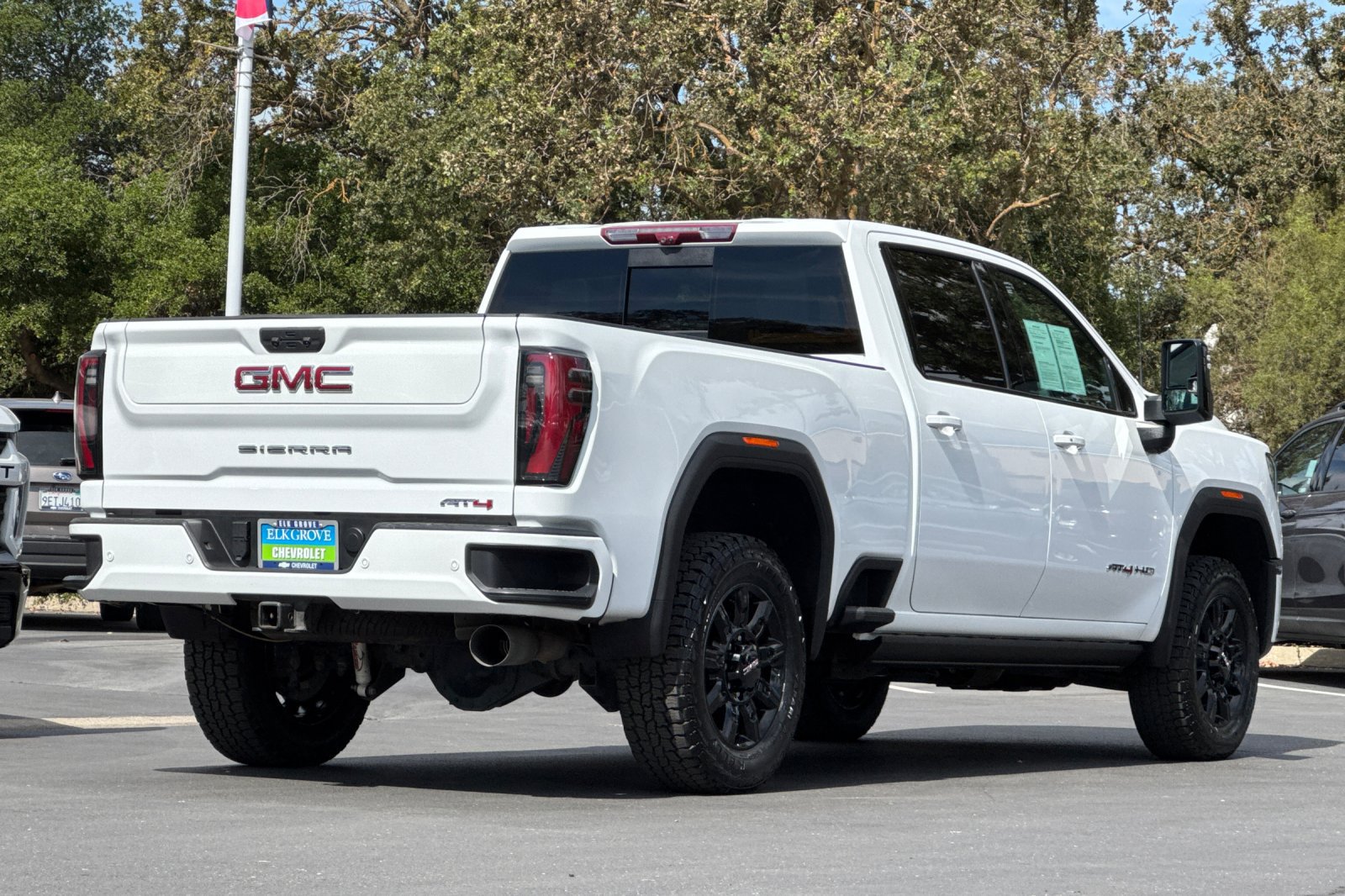 Used 2024 GMC Sierra 2500 AT4 w/ AT4 Premium Plus Package AWD/4WD image 3