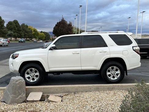 Used 2018 Toyota 4Runner SR5 image 6