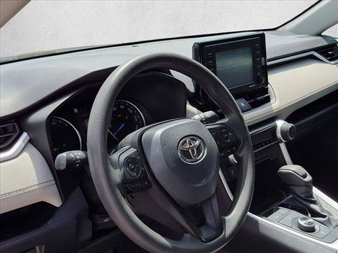 Used 2022 Toyota RAV4 XLE AWD/4WD image 8