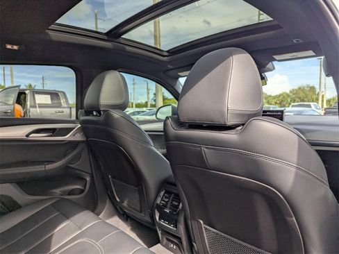 Used 2023 BMW X4 xDrive30i w/ Convenience Package image 12