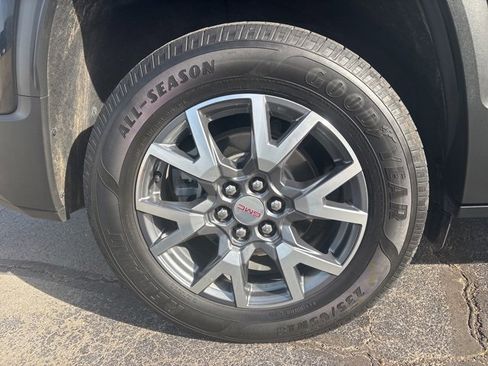 Used 2023 GMC Acadia SLT image 8