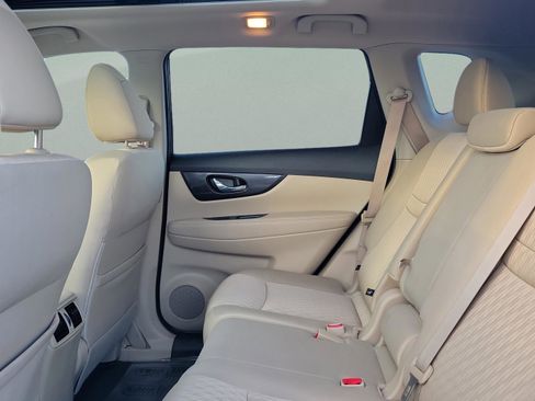 Used 2018 Nissan Rogue SV w/ Sun & Sound Touring Package image 12