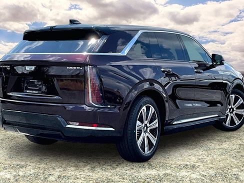 Certified 2025 Cadillac Escalade IQ Luxury 2 AWD/4WD image 5