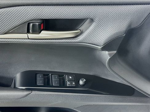 Used 2025 Toyota Camry SE w/ Convenience Package FWD image 18
