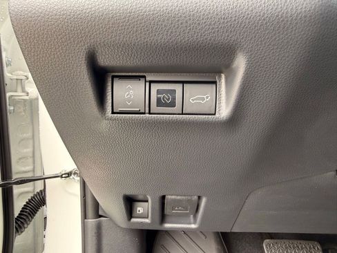Used 2026 Toyota RAV4 SE w/ Convenience Package AWD/4WD image 20