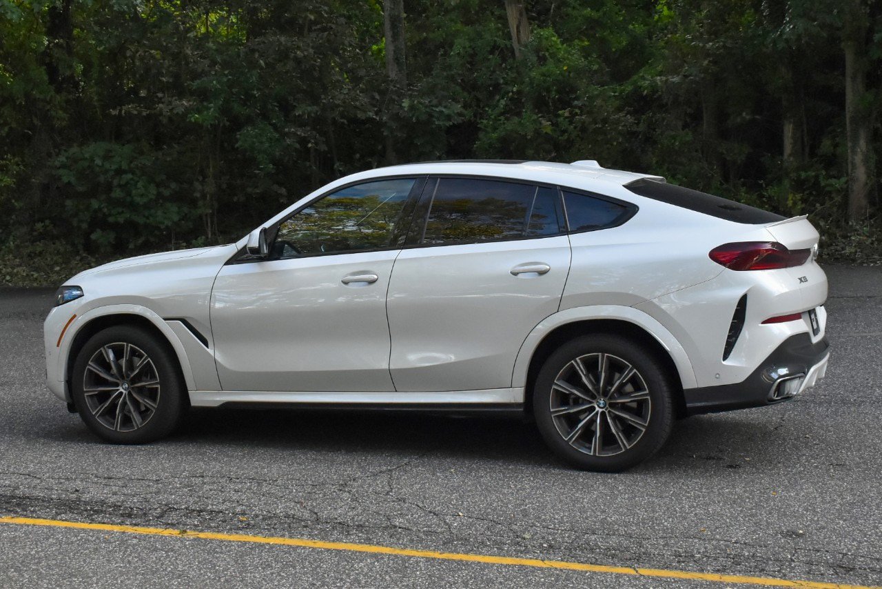Used 2025 BMW X6 xDrive40i w/ Climate Comfort Package AWD/4WD image 5