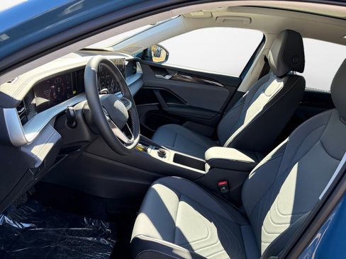 New 2026 Volkswagen Tiguan SE image 9