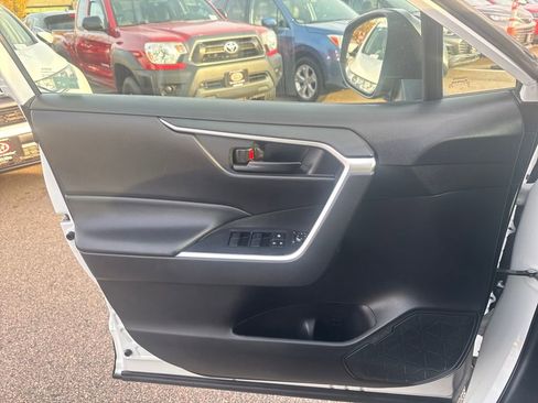 Used 2023 Toyota RAV4 LE image 31