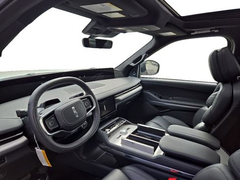New 2026 Lincoln Navigator Reserve AWD/4WD image 8