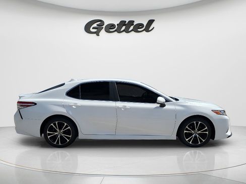 Certified 2020 Toyota Camry SE FWD image 4