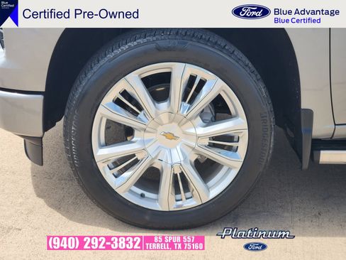Used 2024 Chevrolet Silverado 1500 High Country w/ High Country Premium Package AWD/4WD image 11