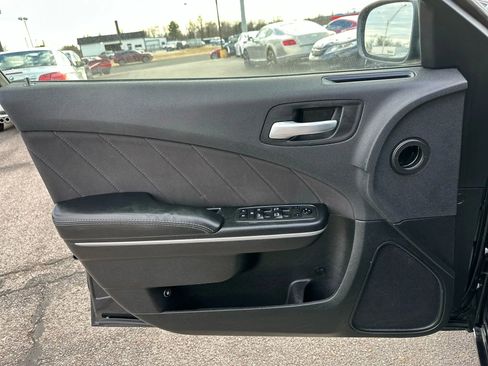 Used 2019 Dodge Charger SXT image 20
