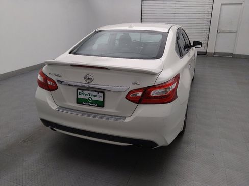 Used 2017 Nissan Altima 2.5 SL w/ 2.5 Technology Package image 7