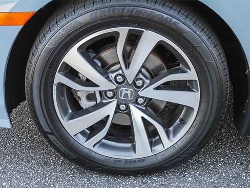 Certified 2024 Honda Odyssey Touring image 12